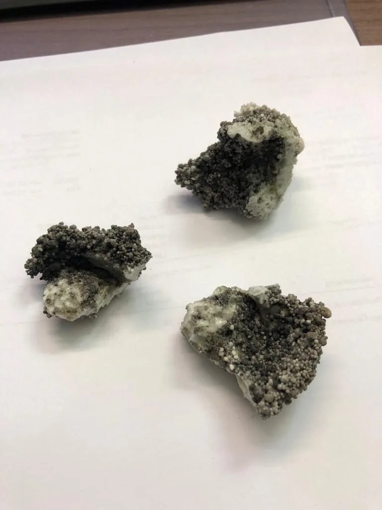Verklumpte PyroBubbles nach einem gelöschten Akkubrand